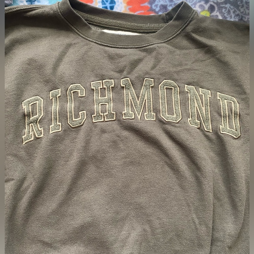 cute sweatshirt!!